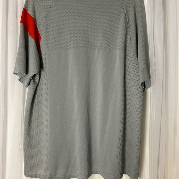 Vintage Nike MMIV Men's Gray Shirt with Orange Accent - Picture 2 of 5
